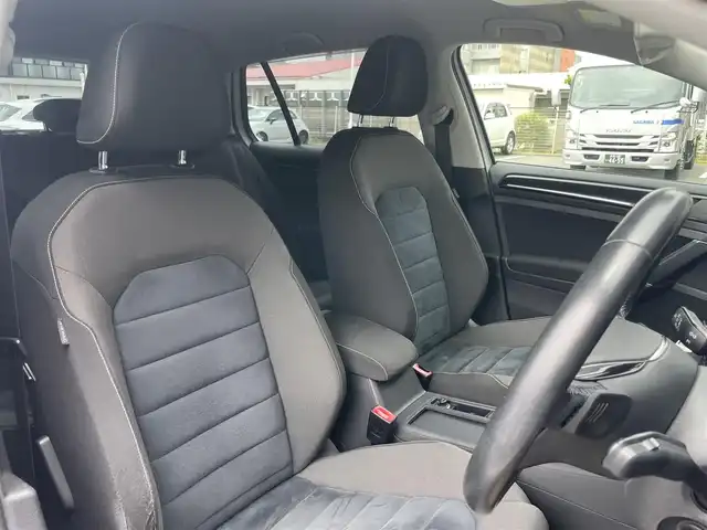 フォルクスワーゲン ゴルフ TSI ハイライン BMテクノ 静岡県 2013(平25)年 9.6万km ピュアホワイト クルーズコントロール/社外ナビ/フルセグTV/ドライブレコーダー/CDチェンジャー/USB入力端子/ETC/Bluetooth接続/純正17インチAW/W＋サイドエアバッグ/社外フロアマット/アイドリングストップ