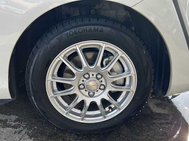 トヨタ シエンタ ハイブリッド G クエロ 京都府 2019(令1)年 7.3万km ヴィンテージブラウンパールクリスタルシャイン/ホワイトパールクリスタルシャイン 純正SDナビ /フルセグTV /トヨタセーフティセンス　/全方位カメラ　/フリップダウンモニター　/禁煙車　/両側パワスラ　/前後コーナーセンサー　/ビルトインETC2.0　/2トーン　/LEDヘッドライト/クーズコントロール/スマートキー/ハーフレザー/前席シートヒーター/前方社外ドライブレコーダー/　CSD-790FHG/（CSD-790FHG)/ウインカーミラー/アイドリングストップ/Bluetooth/CD再生機能/ウォークスルー/AW15インチ/（GRASS）/スタッドレスタイヤ/横滑り防止/レーンキープアシスト/盗難防止装置/オートライト/オートマチックハイビーム/Wエアバッグ