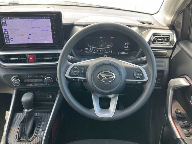 ダイハツ ロッキー X 愛知県 2023(令5)年 3.7万km ブラックマイカメタリック 純正9型ナビ/・Bluetooth/・CD/DVD/・USB接続/・フルセグテレビ/・SD音楽録音　/全方位モニター/ビルトインETC/前方ドライブレコーダー　/純正フロアマット　/前後コーナーセンサー/衝突軽減ブレーキ/レーンキープアシスト/オートマチックハイビーム　　/テレビキャンセラー /LEDヘッドライト /オートライト/ステアリングスイッチ /オートホールド /電動格納ミラー