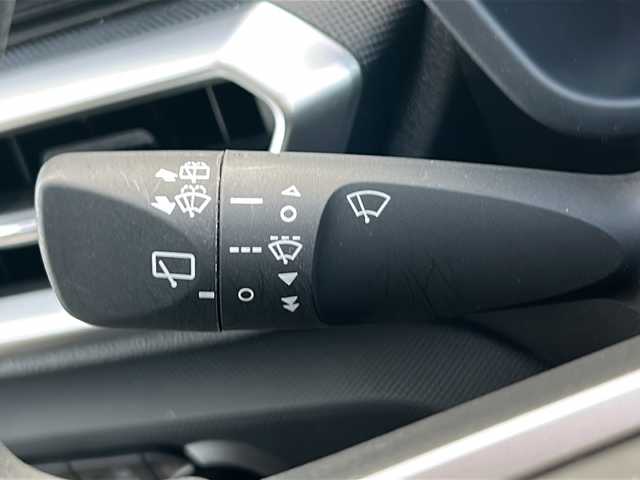 ダイハツ ロッキー X 愛知県 2023(令5)年 3.7万km ブラックマイカメタリック 純正9型ナビ/・Bluetooth/・CD/DVD/・USB接続/・フルセグテレビ/・SD音楽録音　/全方位モニター/ビルトインETC/前方ドライブレコーダー　/純正フロアマット　/前後コーナーセンサー/衝突軽減ブレーキ/レーンキープアシスト/オートマチックハイビーム　　/テレビキャンセラー /LEDヘッドライト /オートライト/ステアリングスイッチ /オートホールド /電動格納ミラー