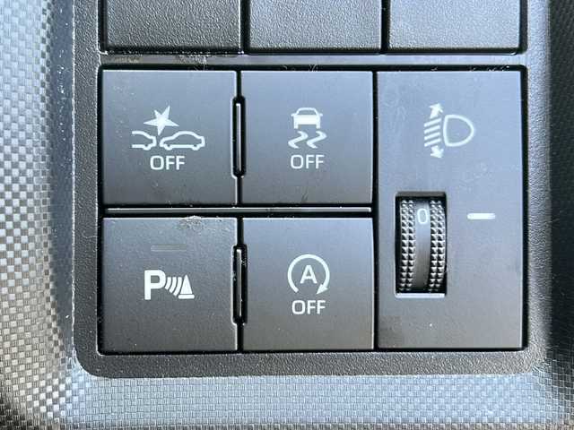 ダイハツ ロッキー X 愛知県 2023(令5)年 3.7万km ブラックマイカメタリック 純正9型ナビ/・Bluetooth/・CD/DVD/・USB接続/・フルセグテレビ/・SD音楽録音　/全方位モニター/ビルトインETC/前方ドライブレコーダー　/純正フロアマット　/前後コーナーセンサー/衝突軽減ブレーキ/レーンキープアシスト/オートマチックハイビーム　　/テレビキャンセラー /LEDヘッドライト /オートライト/ステアリングスイッチ /オートホールド /電動格納ミラー