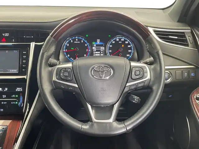 トヨタ ハリアー プレミアム 栃木県 2016(平28)年 3.4万km ダークブラウンM 純正ナビ(NSZT-W64)/(フルセグTV・Bluetooth・CD・DVD・SD)/バックカメラ/トヨタセーフティセンス/ ・プリクラッシュセーフティ/ ・レーンキープアシスト/ ・オートクルーズコントロール/ ・オートハイビーム/前後コーナーセンサー/MTモード付AT/前後ドライブレコーダー/電動リアゲート/ハーフレザーシート/運転席パワーシート/LEDヘッドライト/オートライト/フロントフォグランプ/純正アルミホイール/純正フロアマット/スマートキー/ドアバイザー/取扱説明書/保証書