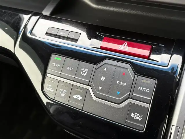 ホンダ ステップワゴン スパーダ Z クールスピリット 大分県 2014(平26)年 7万km プレミアムスパークルブラックパール ・ナビ(CD/DVD/BT/SD)/・バックカメラ/・フルセグテレビ/・フリップダウンモニター/・両側パワースライドドア/・ドライブレコーダー/・ETC/・クルーズコントロール/・パドルシフト/・ステアリングリモコン/・スマートキー/・プッシュスタートボタン/・純正アルミホイール