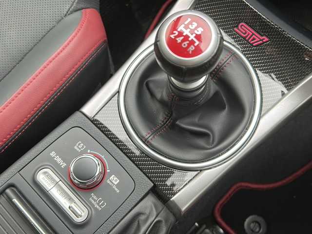 スバル ＷＲＸ ＳＴＩ STI タイプS 千葉県 2017(平29)年 4.8万km WRブルーパール 純正ナビ/フルセグＴＶ/ＣＤ、ＤＶＤ、ＳＤ、ＵＳＢ、Ｂｌｕｅｔｏｏｔｈ/ワンオーナー/ＥＴＣ/ＤＩＡＴＯＮＥ　ＳＯＵＮＤ/レザーシート/シートヒーター/メモリシート/純正ＳＴＩエアロパーツ/純正アルミホイール/純正フロアマット/アドバンスドセーフティパッケージ/スペアキー/スマートキー