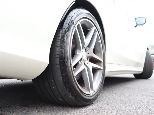メルセデス・ベンツ Ｓ３００ ハイブリッド AMGライン 神奈川県 2016(平28)年 7.8万km パール レーダーセーフティパッケージ/360度カメラシステム/アクティブパーキングアシスト/パノラミックスライディングサンルーフ/プライバシーガラス/ヘッドアップディスプレイ/19インチ純正AW/革シート/パワーシート（前席）/シートヒーター（前席/後席）/エアバランスパッケージ/ステンレス製ペダル/イージークローザー（トランクフード）/COMANDシステム/10スピーカー/保証書、取説/スペアスマートキー