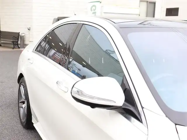 メルセデス・ベンツ Ｓ３００ ハイブリッド AMGライン 神奈川県 2016(平28)年 7.8万km パール レーダーセーフティパッケージ/360度カメラシステム/アクティブパーキングアシスト/パノラミックスライディングサンルーフ/プライバシーガラス/ヘッドアップディスプレイ/19インチ純正AW/革シート/パワーシート（前席）/シートヒーター（前席/後席）/エアバランスパッケージ/ステンレス製ペダル/イージークローザー（トランクフード）/COMANDシステム/10スピーカー/保証書、取説/スペアスマートキー