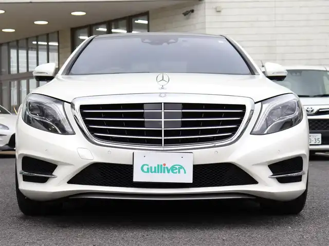 メルセデス・ベンツ Ｓ３００ ハイブリッド AMGライン 神奈川県 2016(平28)年 7.8万km パール レーダーセーフティパッケージ/360度カメラシステム/アクティブパーキングアシスト/パノラミックスライディングサンルーフ/プライバシーガラス/ヘッドアップディスプレイ/19インチ純正AW/革シート/パワーシート（前席）/シートヒーター（前席/後席）/エアバランスパッケージ/ステンレス製ペダル/イージークローザー（トランクフード）/COMANDシステム/10スピーカー/保証書、取説/スペアスマートキー