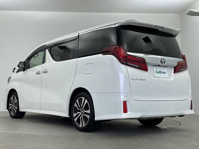トヨタ アルファード S Cパッケージ 鹿児島県 2022(令4)年 2.2万km ホワイトパールクリスタルシャイン 純正ディスプレイオーディオ　(AM/FM/Bluetooth/Miracast)/フルセグTV/バックカメラ/純正エンジンスターター/純正フリップダウンモニター/サンルーフ/デジタルインナーミラー/トヨタセーフティセンス/レーダークルーズコントロール/レーンキープアシスト/ブラインドスポットモニター/クリアランスソナー/両側パワースライドドア/パワーバックドア/レザーシート/D/Nパワーシート/運転席メモリシート/D/Nシートヒーター/D/Nベンチレーション/ハンドルヒーター/オートハイビーム/フロアマット/純正アルミホイール/電動パーキングブレーキ/革巻き、ウッドコンビハンドル/取説、保証書