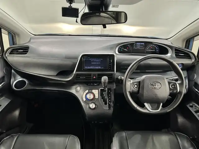 トヨタ シエンタ ハイブリッド ファンベースG グランパー 愛知県 2020(令2)年 6.3万km グレイッシュブルー 純正ナビ/パノラミックビューモニター/フリップダウンモニター/両側パワースライドドア/クルーズコントロール/衝突軽減ブレーキ/クリアランスソナー/レーンディパーチャーアラート/先行車発進告知/ＡＣ１００Ｖ/ビルトインＥＴＣ/前後ドライブレコーダー/社外フロアゴムマット/シートカバー