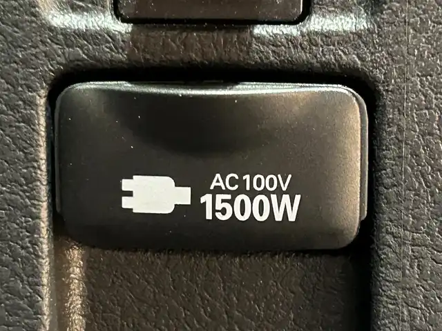 トヨタ シエンタ ハイブリッド ファンベースG グランパー 愛知県 2020(令2)年 6.3万km グレイッシュブルー 純正ナビ/パノラミックビューモニター/フリップダウンモニター/両側パワースライドドア/クルーズコントロール/衝突軽減ブレーキ/クリアランスソナー/レーンディパーチャーアラート/先行車発進告知/ＡＣ１００Ｖ/ビルトインＥＴＣ/前後ドライブレコーダー/社外フロアゴムマット/シートカバー