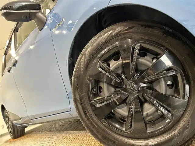 トヨタ シエンタ ハイブリッド ファンベースG グランパー 愛知県 2020(令2)年 6.3万km グレイッシュブルー 純正ナビ/パノラミックビューモニター/フリップダウンモニター/両側パワースライドドア/クルーズコントロール/衝突軽減ブレーキ/クリアランスソナー/レーンディパーチャーアラート/先行車発進告知/ＡＣ１００Ｖ/ビルトインＥＴＣ/前後ドライブレコーダー/社外フロアゴムマット/シートカバー