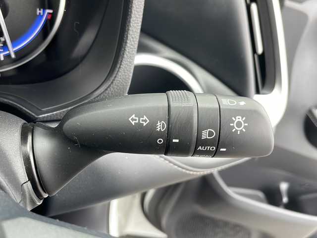 トヨタ ノア ハイブリッド S－Z 岩手県 2022(令4)年 2.6万km ホワイトパールクリスタルシャイン 純正10インチディスプレイオーディオ/AM/FM/CD/DVD/Bluetooth/フルセグTV/バックカメラ/ビルトインETC2.0/ドライブレコーダー/両側パワースライドドア/レーダークルーズコントロール/衝突被害軽減ブレーキ/レーンキープアシスト/横滑り防止装置/コーナーセンサー/電動パーキングブレーキ/オートブレーキホールド/パーキングサポートブレーキ/シートヒーター/オートライト/オートハイビーム/LEDヘッドライト/フォグランプ/スマートキー/プッシュスタート/電動格納ミラー/純正16インチAW/純正フロアマット/ドアバイザー/保証書/取扱説明書