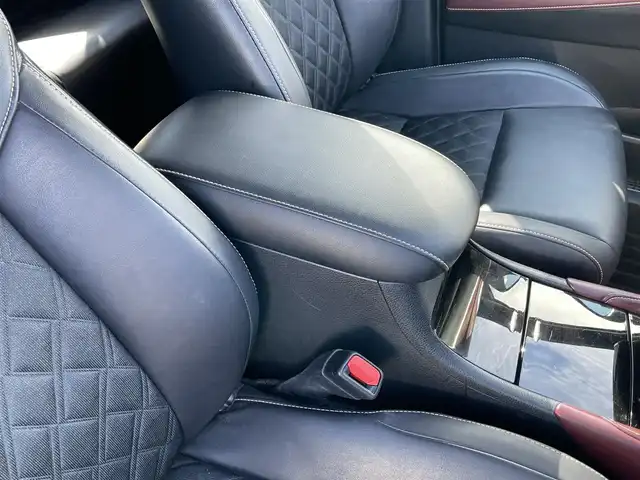 トヨタ ハリアー ハイブリッド エレガンス 岩手県 2014(平26)年 7.5万km スパークリングブラックパールクリスタルシャイン 純正SDナビ/（フルセグTV/CD/DVD/Bluetooth）/バックカメラ/ステアリングリモコン/LEDヘッドライト/フォグライト/ビルドインETC/電動格納ミラー/パワーシート/純正フロアマット/１７インチアルミ