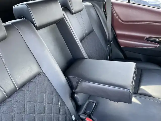 トヨタ ハリアー ハイブリッド エレガンス 岩手県 2014(平26)年 7.5万km スパークリングブラックパールクリスタルシャイン 純正SDナビ/（フルセグTV/CD/DVD/Bluetooth）/バックカメラ/ステアリングリモコン/LEDヘッドライト/フォグライト/ビルドインETC/電動格納ミラー/パワーシート/純正フロアマット/１７インチアルミ