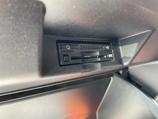 トヨタ ハリアー ハイブリッド エレガンス 岩手県 2014(平26)年 7.5万km スパークリングブラックパールクリスタルシャイン 純正SDナビ/（フルセグTV/CD/DVD/Bluetooth）/バックカメラ/ステアリングリモコン/LEDヘッドライト/フォグライト/ビルドインETC/電動格納ミラー/パワーシート/純正フロアマット/１７インチアルミ