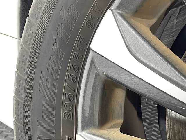 トヨタ ヴォクシー ハイブリッド S－Z 広島県 2023(令5)年 0.4万km ホワイトパールクリスタルシャイン 純正10.5型ディスプレイオーディオ（メモリナビ/　AppleCarPlay/AndroidAuto/フルセグTV）/快適利便パッケージ/・ハンズフリーデュアルパワースライドドア/・パワーバックドア/・ステアリングヒーター/・2列目キャプテンシート（オットマン/シートヒーター）/バックカメラ/前席シートヒーター/セーフティセンス/・プリクラッシュセーフティ/・レーントレーシングアシスト/・レーンディパーチャーアラート/・オートマチックハイビーム/・レーダークルーズコントロール/・プロアクティブドライビングアシスト/CD/DVDデッキ/ETC2.0/USB/HDMI入力端子/AC100V/1500W電源