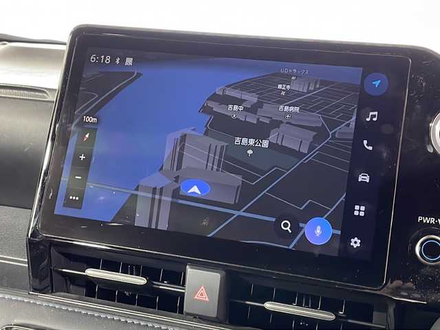 トヨタ ヴォクシー ハイブリッド S－Z 広島県 2023(令5)年 0.4万km ホワイトパールクリスタルシャイン 純正10.5型ディスプレイオーディオ（メモリナビ/　AppleCarPlay/AndroidAuto/フルセグTV）/快適利便パッケージ/・ハンズフリーデュアルパワースライドドア/・パワーバックドア/・ステアリングヒーター/・2列目キャプテンシート（オットマン/シートヒーター）/バックカメラ/前席シートヒーター/セーフティセンス/・プリクラッシュセーフティ/・レーントレーシングアシスト/・レーンディパーチャーアラート/・オートマチックハイビーム/・レーダークルーズコントロール/・プロアクティブドライビングアシスト/CD/DVDデッキ/ETC2.0/USB/HDMI入力端子/AC100V/1500W電源