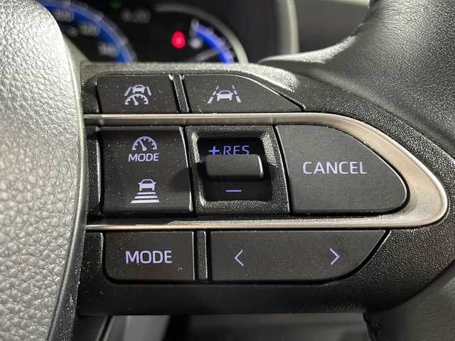 トヨタ ヴォクシー ハイブリッド S－Z 広島県 2023(令5)年 0.4万km ホワイトパールクリスタルシャイン 純正10.5型ディスプレイオーディオ（メモリナビ/　AppleCarPlay/AndroidAuto/フルセグTV）/快適利便パッケージ/・ハンズフリーデュアルパワースライドドア/・パワーバックドア/・ステアリングヒーター/・2列目キャプテンシート（オットマン/シートヒーター）/バックカメラ/前席シートヒーター/セーフティセンス/・プリクラッシュセーフティ/・レーントレーシングアシスト/・レーンディパーチャーアラート/・オートマチックハイビーム/・レーダークルーズコントロール/・プロアクティブドライビングアシスト/CD/DVDデッキ/ETC2.0/USB/HDMI入力端子/AC100V/1500W電源