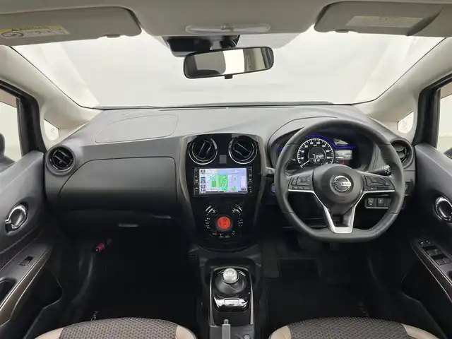 日産 ノート e－パワー メダリスト 岡山県 2020(令2)年 5.4万km スーパーブラック 純正ナビ/【Bluetooth/フルセグTV/AUX】/衝突軽減ブレーキ/追従型クルーズコントロール/バックカメラ/ＬＥＤヘッドライト/純正ドライブレコーダー（前後）/純正フロアマット/ＥＴＣ/アイドリングストップ/プッシュスタート/オートライト/ＩＳＯＦＩＸ/踏み間違い防止/ステアリングスイッチ/チルトステアリング/シートリフター/ウインカーミラー/ドアバイザー/スマートキー×2/取扱説明書