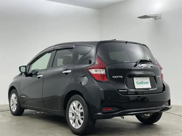 日産 ノート e－パワー メダリスト 岡山県 2020(令2)年 5.4万km スーパーブラック 純正ナビ/【Bluetooth/フルセグTV/AUX】/衝突軽減ブレーキ/追従型クルーズコントロール/バックカメラ/ＬＥＤヘッドライト/純正ドライブレコーダー（前後）/純正フロアマット/ＥＴＣ/アイドリングストップ/プッシュスタート/オートライト/ＩＳＯＦＩＸ/踏み間違い防止/ステアリングスイッチ/チルトステアリング/シートリフター/ウインカーミラー/ドアバイザー/スマートキー×2/取扱説明書