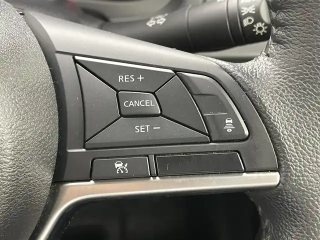 日産 ノート e－パワー メダリスト 岡山県 2020(令2)年 5.4万km スーパーブラック 純正ナビ/【Bluetooth/フルセグTV/AUX】/衝突軽減ブレーキ/追従型クルーズコントロール/バックカメラ/ＬＥＤヘッドライト/純正ドライブレコーダー（前後）/純正フロアマット/ＥＴＣ/アイドリングストップ/プッシュスタート/オートライト/ＩＳＯＦＩＸ/踏み間違い防止/ステアリングスイッチ/チルトステアリング/シートリフター/ウインカーミラー/ドアバイザー/スマートキー×2/取扱説明書