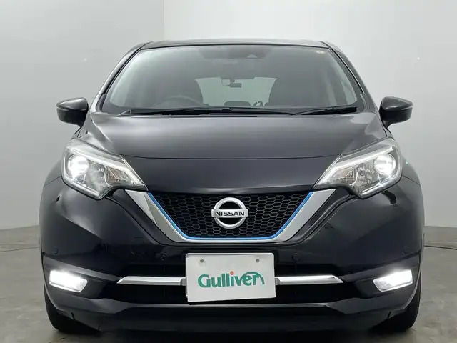 日産 ノート e－パワー メダリスト 岡山県 2020(令2)年 5.4万km スーパーブラック 純正ナビ/【Bluetooth/フルセグTV/AUX】/衝突軽減ブレーキ/追従型クルーズコントロール/バックカメラ/ＬＥＤヘッドライト/純正ドライブレコーダー（前後）/純正フロアマット/ＥＴＣ/アイドリングストップ/プッシュスタート/オートライト/ＩＳＯＦＩＸ/踏み間違い防止/ステアリングスイッチ/チルトステアリング/シートリフター/ウインカーミラー/ドアバイザー/スマートキー×2/取扱説明書