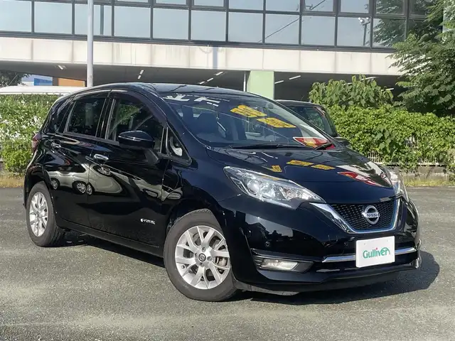 日産 ノート e－パワー メダリスト 熊本県 2020(令2)年 5.4万km スーパーブラック 衝突軽減ブレーキ/レーンキープアシスト/プッシュスタート/純正ナビ/（CD・フルセグTV・BTオーディオ・SD）/バックカメラ/ETC/前後ドライブレコーダー/純正15インチAW/クルーズコントロール/ハーフレザーシート/LEDヘッドライト/オートライト/フォグライト/前後コーナーセンサー/横滑り防止装置/ウィンカーミラー/純正フロアマット/純正ドアバイザー/スマートスペアキー×1本