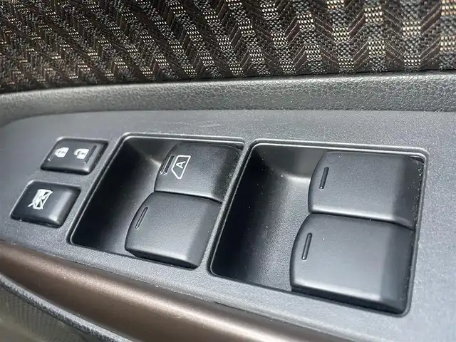 日産 ノート e－パワー メダリスト 熊本県 2020(令2)年 5.4万km スーパーブラック 衝突軽減ブレーキ/レーンキープアシスト/プッシュスタート/純正ナビ/（CD・フルセグTV・BTオーディオ・SD）/バックカメラ/ETC/前後ドライブレコーダー/純正15インチAW/クルーズコントロール/ハーフレザーシート/LEDヘッドライト/オートライト/フォグライト/前後コーナーセンサー/横滑り防止装置/ウィンカーミラー/純正フロアマット/純正ドアバイザー/スマートスペアキー×1本