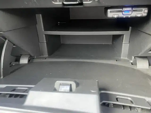 日産 ノート e－パワー メダリスト 熊本県 2020(令2)年 5.4万km スーパーブラック 衝突軽減ブレーキ/レーンキープアシスト/プッシュスタート/純正ナビ/（CD・フルセグTV・BTオーディオ・SD）/バックカメラ/ETC/前後ドライブレコーダー/純正15インチAW/クルーズコントロール/ハーフレザーシート/LEDヘッドライト/オートライト/フォグライト/前後コーナーセンサー/横滑り防止装置/ウィンカーミラー/純正フロアマット/純正ドアバイザー/スマートスペアキー×1本