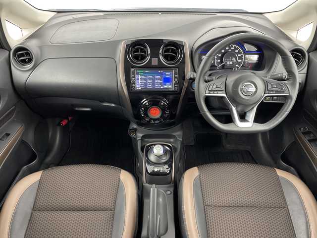 日産 ノート e－パワー メダリスト 大阪府 2020(令2)年 5.4万km スーパーブラック エマージェンシーブレーキ/純正メモリナビ/　　CD/SD/BT/フルセグTV/バックカメラ/クルーズコントロール/LEDオートライト/フォグランプ/合皮ハーフレザーシート/純正15インチアルミホイール/車線逸脱防止支援システム/コーナーセンサー/アイドリングストップ/スマートキー/ETC