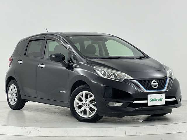 日産 ノート e－パワー メダリスト 大阪府 2020(令2)年 5.4万km スーパーブラック エマージェンシーブレーキ/純正メモリナビ/　　CD/SD/BT/フルセグTV/バックカメラ/クルーズコントロール/LEDオートライト/フォグランプ/合皮ハーフレザーシート/純正15インチアルミホイール/車線逸脱防止支援システム/コーナーセンサー/アイドリングストップ/スマートキー/ETC