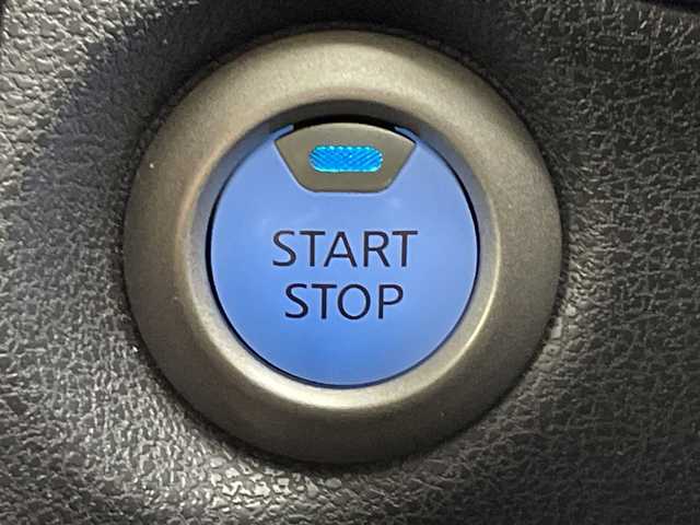 日産 ノート e－パワー メダリスト 大阪府 2020(令2)年 5.4万km スーパーブラック エマージェンシーブレーキ/純正メモリナビ/　　CD/SD/BT/フルセグTV/バックカメラ/クルーズコントロール/LEDオートライト/フォグランプ/合皮ハーフレザーシート/純正15インチアルミホイール/車線逸脱防止支援システム/コーナーセンサー/アイドリングストップ/スマートキー/ETC