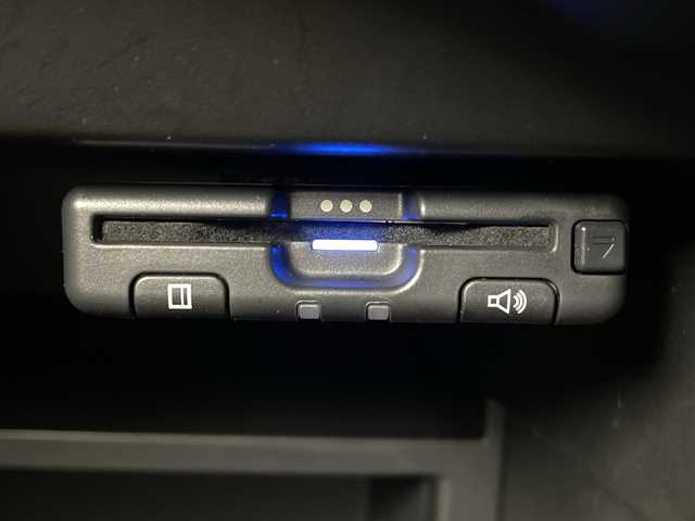 日産 ノート e－パワー メダリスト 大阪府 2020(令2)年 5.4万km スーパーブラック エマージェンシーブレーキ/純正メモリナビ/　　CD/SD/BT/フルセグTV/バックカメラ/クルーズコントロール/LEDオートライト/フォグランプ/合皮ハーフレザーシート/純正15インチアルミホイール/車線逸脱防止支援システム/コーナーセンサー/アイドリングストップ/スマートキー/ETC