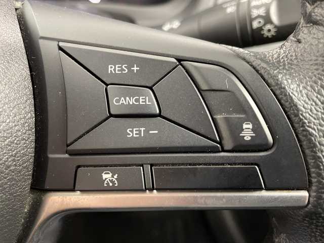 日産 ノート e－パワー メダリスト 大阪府 2020(令2)年 5.4万km スーパーブラック エマージェンシーブレーキ/純正メモリナビ/　　CD/SD/BT/フルセグTV/バックカメラ/クルーズコントロール/LEDオートライト/フォグランプ/合皮ハーフレザーシート/純正15インチアルミホイール/車線逸脱防止支援システム/コーナーセンサー/アイドリングストップ/スマートキー/ETC