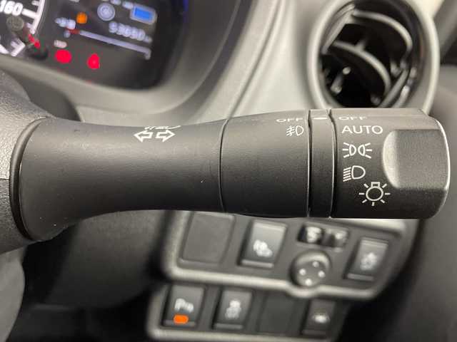 日産 ノート e－パワー メダリスト 大阪府 2020(令2)年 5.4万km スーパーブラック エマージェンシーブレーキ/純正メモリナビ/　　CD/SD/BT/フルセグTV/バックカメラ/クルーズコントロール/LEDオートライト/フォグランプ/合皮ハーフレザーシート/純正15インチアルミホイール/車線逸脱防止支援システム/コーナーセンサー/アイドリングストップ/スマートキー/ETC