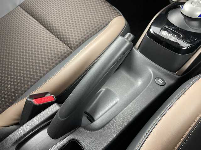 日産 ノート e－パワー メダリスト 大阪府 2020(令2)年 5.4万km スーパーブラック エマージェンシーブレーキ/純正メモリナビ/　　CD/SD/BT/フルセグTV/バックカメラ/クルーズコントロール/LEDオートライト/フォグランプ/合皮ハーフレザーシート/純正15インチアルミホイール/車線逸脱防止支援システム/コーナーセンサー/アイドリングストップ/スマートキー/ETC