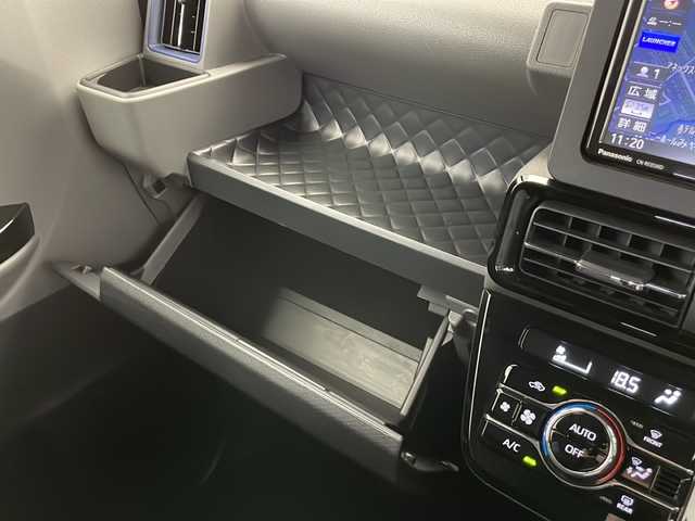ダイハツ タント カスタム X 長野県 2020(令2)年 3.2万km ブラックマイカメタリック 4WD/社外ナビ　CN-RE05WD/（フルセグ/Bluetooth/CD/DVD）/バックカメラ/両側電動スライドドア/ETC/衝突軽減ブレーキ/車線逸脱防止/コーナーセンサー/ロングスライドシート/LEDヘッドライト/フロントフォグ/前席シートヒーター/ハーフレザーシート/オートライト/ステアリングスイッチ/社外ドアバイザー/電格ミラー/2列目サンシェード/スマートキー