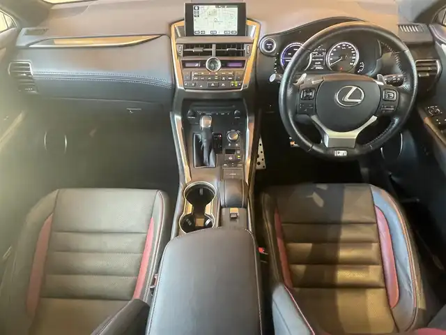レクサス ＮＸ 300h Fスポーツ 高知県 2017(平29)年 2.7万km ホワイトノーヴァガラスフレーク ワンオーナー/純正ナビ/→AM/FM/CD/DVD/Bluetooth/フルセグTV/シートヒーター/エアシート/レーダークルーズコントロール/レーンキープアシスト/衝突軽減ブレーキ/ハンドルヒーター/バックカメラ/コーナーセンサー/パワーバックドア/パワーシート/メモリー機能３名/三眼LEDヘッドライト/オートマチックハイビーム/レザーシート/ステアリングスイッチ/スマートキー/スペアキー/プッシュスタート/社外アルミホイール20インチ/純正フロアマット/パドルシフト
