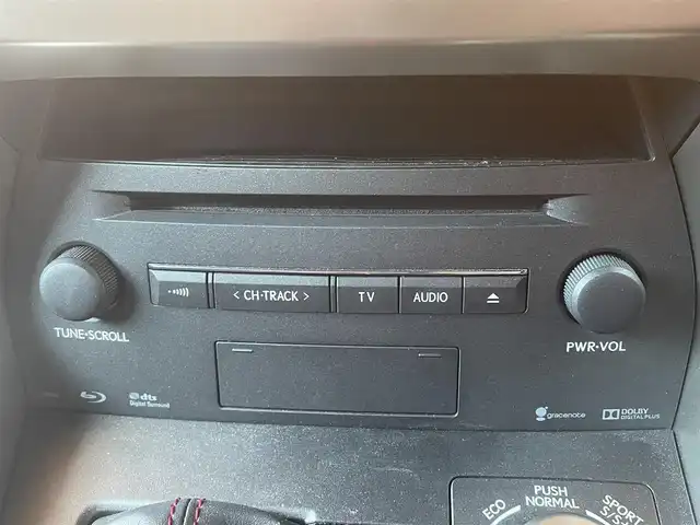 レクサス ＮＸ 300h Fスポーツ 高知県 2017(平29)年 2.7万km ホワイトノーヴァガラスフレーク ワンオーナー/純正ナビ/→AM/FM/CD/DVD/Bluetooth/フルセグTV/シートヒーター/エアシート/レーダークルーズコントロール/レーンキープアシスト/衝突軽減ブレーキ/ハンドルヒーター/バックカメラ/コーナーセンサー/パワーバックドア/パワーシート/メモリー機能３名/三眼LEDヘッドライト/オートマチックハイビーム/レザーシート/ステアリングスイッチ/スマートキー/スペアキー/プッシュスタート/社外アルミホイール20インチ/純正フロアマット/パドルシフト