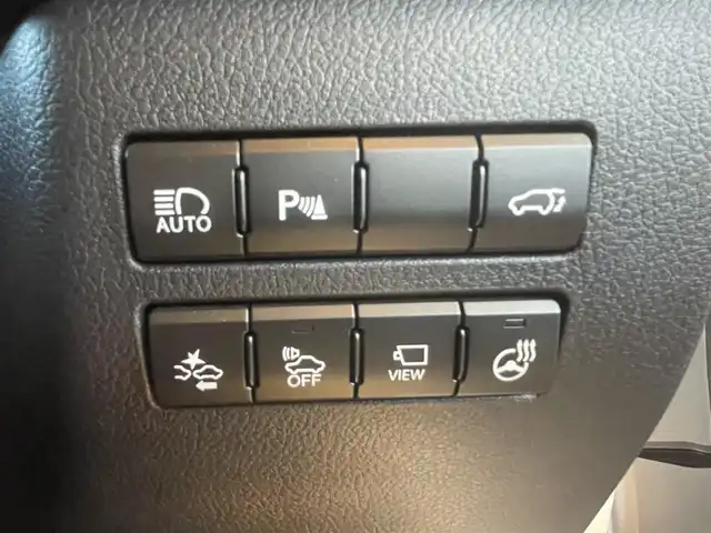 レクサス ＮＸ 300h Fスポーツ 高知県 2017(平29)年 2.7万km ホワイトノーヴァガラスフレーク ワンオーナー/純正ナビ/→AM/FM/CD/DVD/Bluetooth/フルセグTV/シートヒーター/エアシート/レーダークルーズコントロール/レーンキープアシスト/衝突軽減ブレーキ/ハンドルヒーター/バックカメラ/コーナーセンサー/パワーバックドア/パワーシート/メモリー機能３名/三眼LEDヘッドライト/オートマチックハイビーム/レザーシート/ステアリングスイッチ/スマートキー/スペアキー/プッシュスタート/社外アルミホイール20インチ/純正フロアマット/パドルシフト