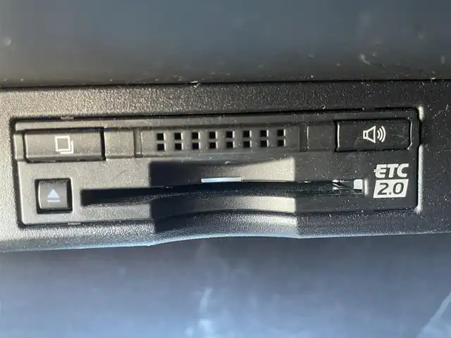 レクサス ＮＸ 300h Fスポーツ 高知県 2017(平29)年 2.7万km ホワイトノーヴァガラスフレーク ワンオーナー/純正ナビ/→AM/FM/CD/DVD/Bluetooth/フルセグTV/シートヒーター/エアシート/レーダークルーズコントロール/レーンキープアシスト/衝突軽減ブレーキ/ハンドルヒーター/バックカメラ/コーナーセンサー/パワーバックドア/パワーシート/メモリー機能３名/三眼LEDヘッドライト/オートマチックハイビーム/レザーシート/ステアリングスイッチ/スマートキー/スペアキー/プッシュスタート/社外アルミホイール20インチ/純正フロアマット/パドルシフト