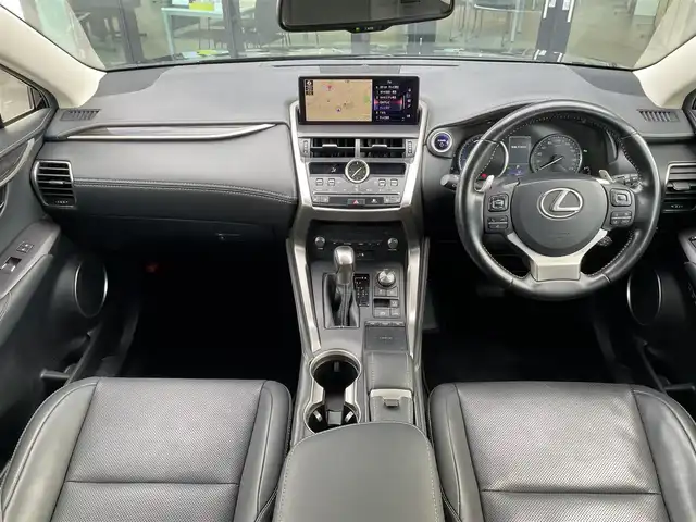 レクサス ＮＸ 300h バージョンL 東京都 2019(令1)年 5.9万km ブラック サンルーフ/純正ナビ/フルセグ/バックカメラ/ビルトインETC2.0/シートヒーター/ベンチレーションシート/パドルシフト/パワーテールゲート/3眼LEDヘッドライト/Lexus Safety System ＋/・プリクラッシュセーフティ/・レーントレーシングアシスト/・オートマチックハイビーム/・アダプティブハイビームシステム/・レーダークルーズコントロール/・ブラインドスポットモニター