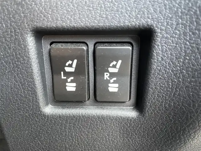 レクサス ＮＸ 300h バージョンL 東京都 2019(令1)年 5.9万km ブラック サンルーフ/純正ナビ/フルセグ/バックカメラ/ビルトインETC2.0/シートヒーター/ベンチレーションシート/パドルシフト/パワーテールゲート/3眼LEDヘッドライト/Lexus Safety System ＋/・プリクラッシュセーフティ/・レーントレーシングアシスト/・オートマチックハイビーム/・アダプティブハイビームシステム/・レーダークルーズコントロール/・ブラインドスポットモニター