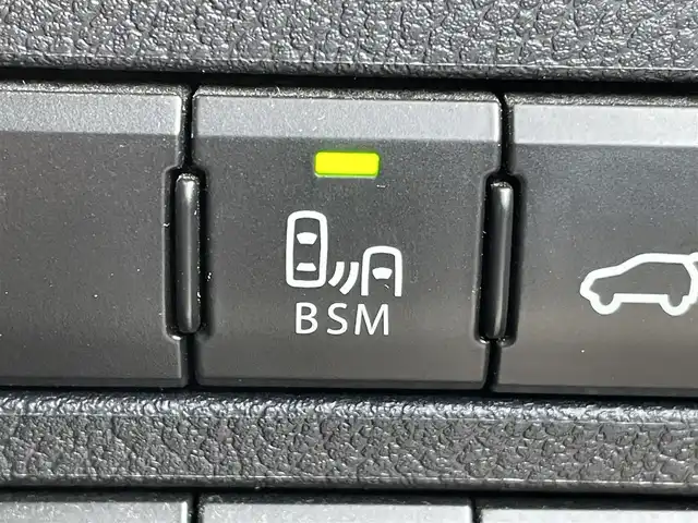 レクサス ＮＸ 300h バージョンL 東京都 2019(令1)年 5.9万km ブラック サンルーフ/純正ナビ/フルセグ/バックカメラ/ビルトインETC2.0/シートヒーター/ベンチレーションシート/パドルシフト/パワーテールゲート/3眼LEDヘッドライト/Lexus Safety System ＋/・プリクラッシュセーフティ/・レーントレーシングアシスト/・オートマチックハイビーム/・アダプティブハイビームシステム/・レーダークルーズコントロール/・ブラインドスポットモニター