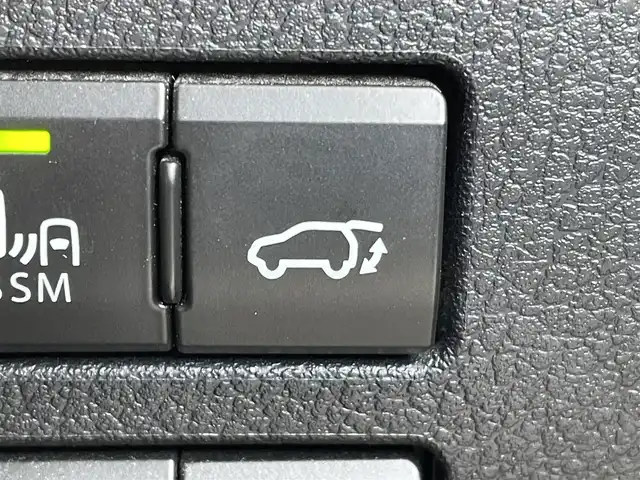 レクサス ＮＸ 300h バージョンL 東京都 2019(令1)年 5.9万km ブラック サンルーフ/純正ナビ/フルセグ/バックカメラ/ビルトインETC2.0/シートヒーター/ベンチレーションシート/パドルシフト/パワーテールゲート/3眼LEDヘッドライト/Lexus Safety System ＋/・プリクラッシュセーフティ/・レーントレーシングアシスト/・オートマチックハイビーム/・アダプティブハイビームシステム/・レーダークルーズコントロール/・ブラインドスポットモニター