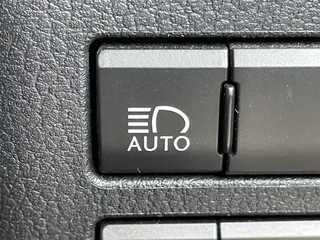 レクサス ＮＸ 300h バージョンL 東京都 2019(令1)年 5.9万km ブラック サンルーフ/純正ナビ/フルセグ/バックカメラ/ビルトインETC2.0/シートヒーター/ベンチレーションシート/パドルシフト/パワーテールゲート/3眼LEDヘッドライト/Lexus Safety System ＋/・プリクラッシュセーフティ/・レーントレーシングアシスト/・オートマチックハイビーム/・アダプティブハイビームシステム/・レーダークルーズコントロール/・ブラインドスポットモニター