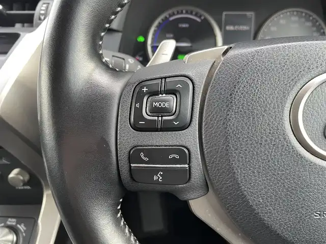 レクサス ＮＸ 300h バージョンL 東京都 2019(令1)年 5.9万km ブラック サンルーフ/純正ナビ/フルセグ/バックカメラ/ビルトインETC2.0/シートヒーター/ベンチレーションシート/パドルシフト/パワーテールゲート/3眼LEDヘッドライト/Lexus Safety System ＋/・プリクラッシュセーフティ/・レーントレーシングアシスト/・オートマチックハイビーム/・アダプティブハイビームシステム/・レーダークルーズコントロール/・ブラインドスポットモニター