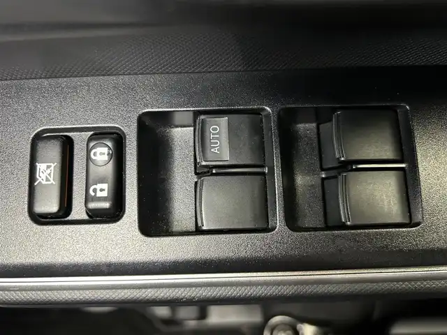 トヨタ アクア S 鹿児島県 2018(平30)年 6.5万km スーパーホワイトⅡ 社外SDナビ/（CD/Bluetooth/FM/AM）/ETC/エコドライブモード/EVドライブモード/純正ハロゲンヘッドライト/ヘッドライトレベライザー/電動格納ミラー/ステアリングリモコン/フロアマット/純正ドアバイザー