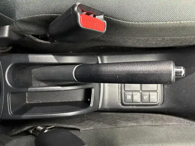 トヨタ アクア S 鹿児島県 2018(平30)年 6.5万km スーパーホワイトⅡ 社外SDナビ/（CD/Bluetooth/FM/AM）/ETC/エコドライブモード/EVドライブモード/純正ハロゲンヘッドライト/ヘッドライトレベライザー/電動格納ミラー/ステアリングリモコン/フロアマット/純正ドアバイザー