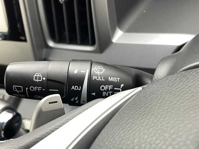 ホンダ ステップワゴン スパーダ Z クールスピリット 熊本県 2015(平27)年 7.3万km ホワイトオーキッドパール 社外ナビ（ＣＤ・ＤＶＤ・フルセグ・ＢＴ・ＳＤ・ｉｐｏｄ）/社外フリップダウンモニター/クルーズコントロール　/両側パワースライドドア　/横滑り防止　/アイドリングストップ　/パドルシフト/ハーフレザーシート　/純正フロアマット　/純正１７インチＡＷ/オートライト/HIDライト/フォグライト/スマートキー